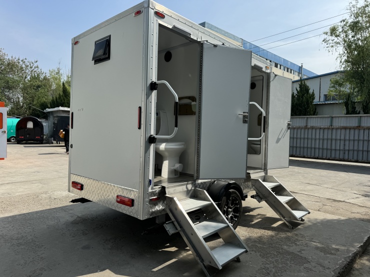 scenic area toilet trailer